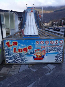 bache-pour-piste-de-luge-bouees-tapis-blanc-souffleur (5)