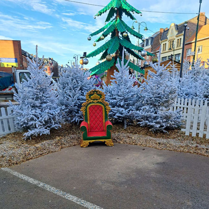 Santa Claus throne in resin Green, red and Gold photocall
