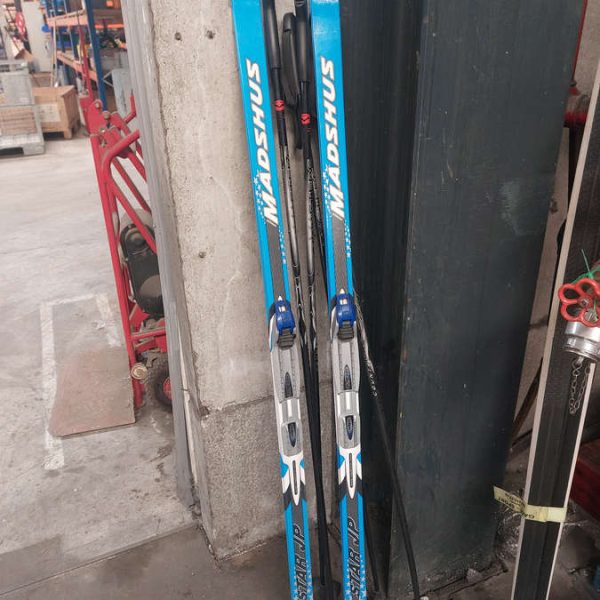 paires-de-ski-moderne